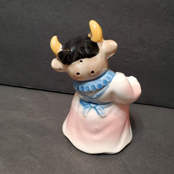 Cow Air Plant Holder, Airplant Gift, Farm Animal Planter, Cow Figurine, Airplant - Picture 3 of 9